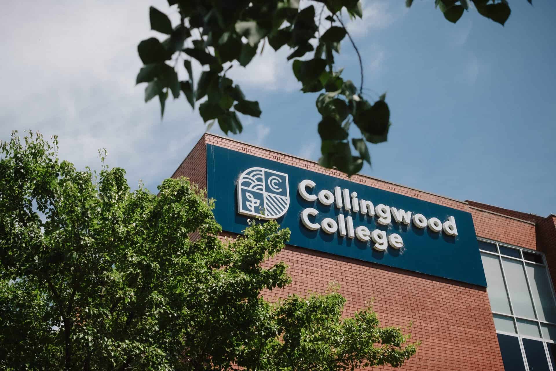 CollingwoodCollege-RoseCeremony2024-0025-scaled